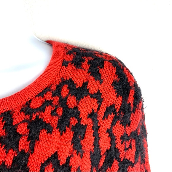 MODERN Two Vince Camuto red black leopard sweater Shirt petite medium - Picture 5 of 6